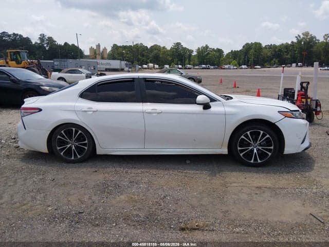 2019 TOYOTA CAMRY SE 13