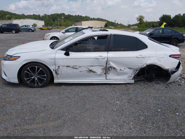 2019 TOYOTA CAMRY SE 14