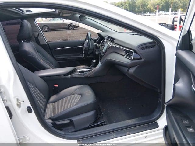 2019 TOYOTA CAMRY SE 5