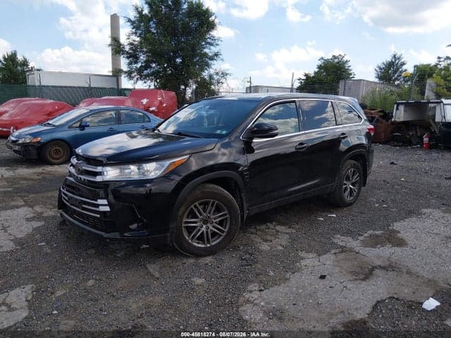 2017 TOYOTA HIGHLANDER LE 2