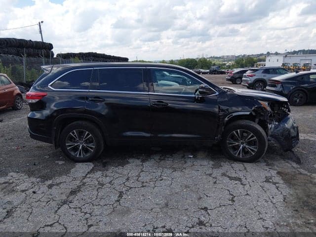 2017 TOYOTA HIGHLANDER LE 12