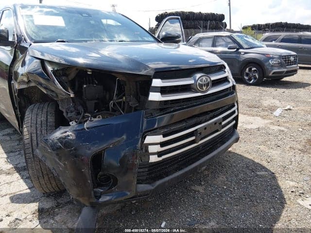 2017 TOYOTA HIGHLANDER LE 6