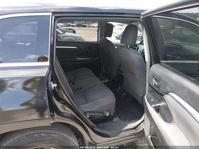 2017 TOYOTA HIGHLANDER LE 8