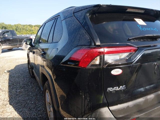 2019 TOYOTA RAV4 XLE 3