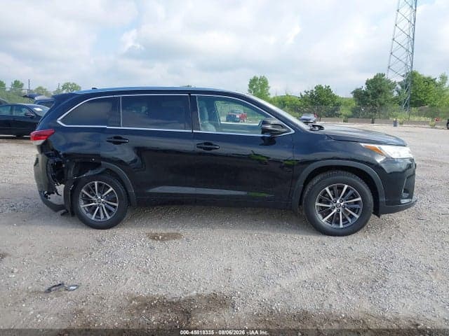 2017 TOYOTA HIGHLANDER XLE 13