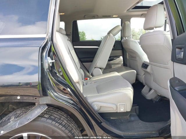 2017 TOYOTA HIGHLANDER XLE 8