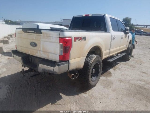 2017 FORD F-250 LARIAT 4