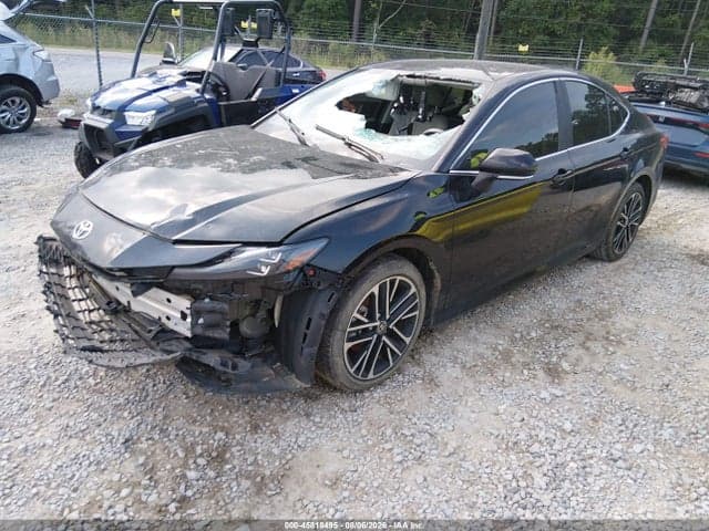 2025 TOYOTA CAMRY XLE 2
