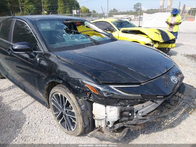 2025 TOYOTA CAMRY XLE 17