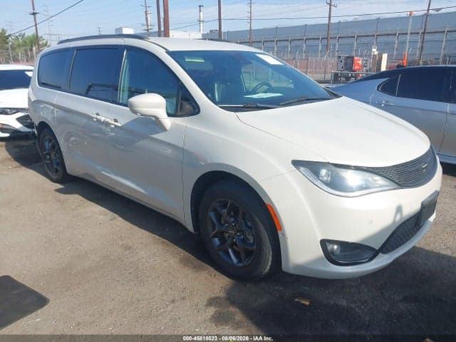 2019 CHRYSLER PACIFICA TOURING L 1