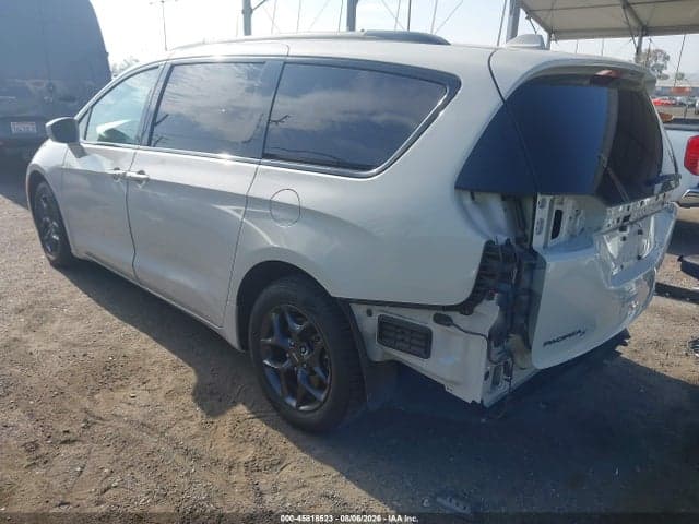 2019 CHRYSLER PACIFICA TOURING L 3
