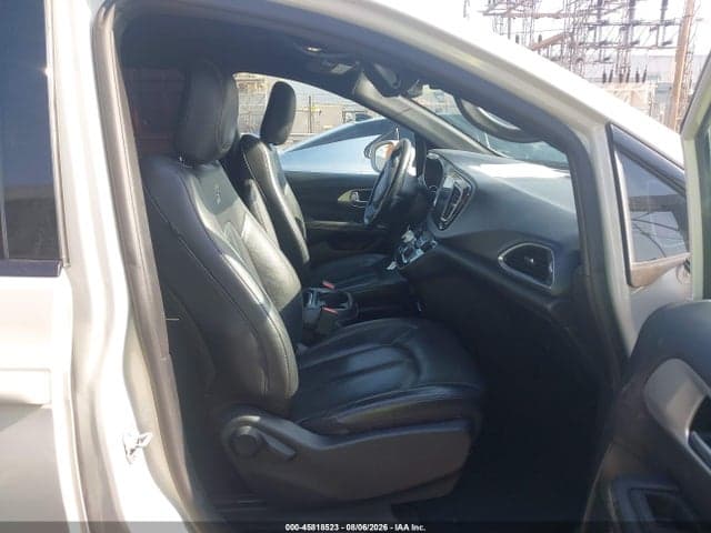 2019 CHRYSLER PACIFICA TOURING L 5