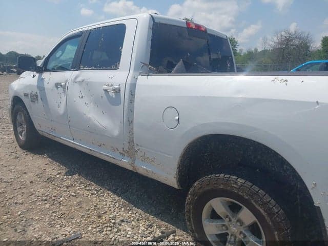 2019 RAM 1500 CLASSIC SLT 18