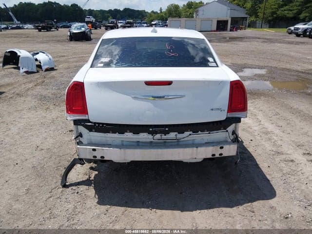 2017 CHRYSLER 300C 17