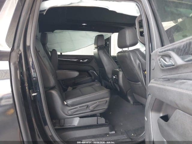 2022 GMC YUKON XL 4WD DENALI 8