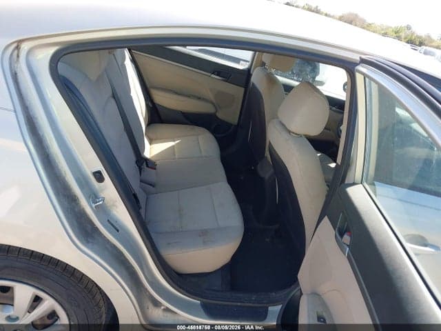 2018 HYUNDAI ELANTRA SE 8