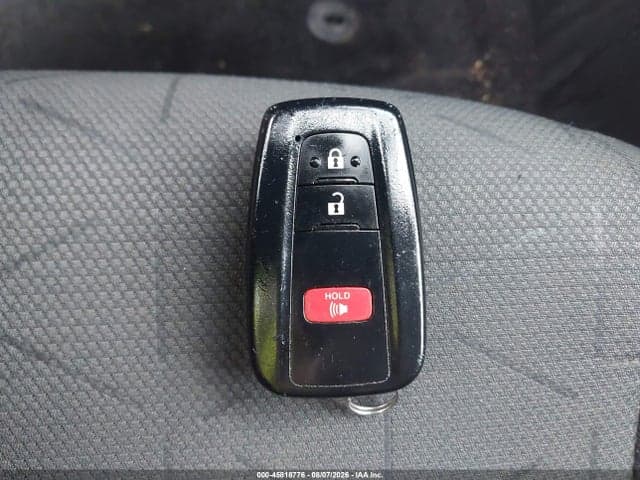 2021 TOYOTA RAV4 XLE 11