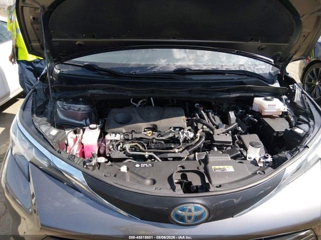 2022 TOYOTA SIENNA XLE 10
