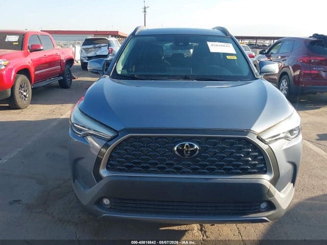 2022 TOYOTA COROLLA CROSS XLE 12