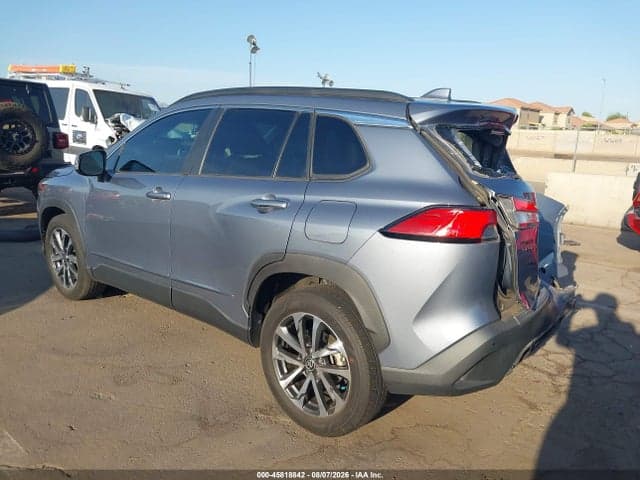 2022 TOYOTA COROLLA CROSS XLE 3