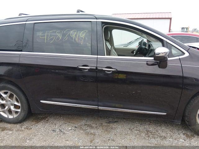 2017 CHRYSLER PACIFICA LIMITED 12