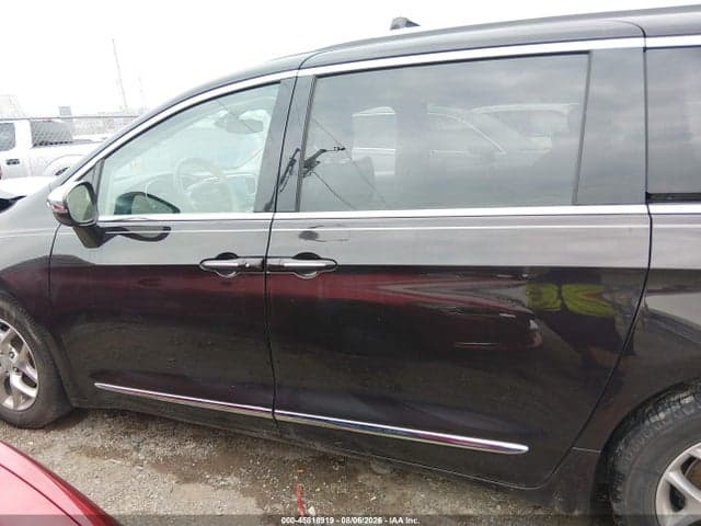 2017 CHRYSLER PACIFICA LIMITED 13