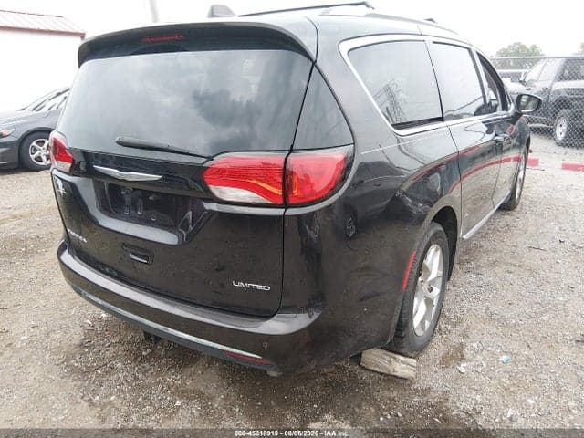 2017 CHRYSLER PACIFICA LIMITED 4