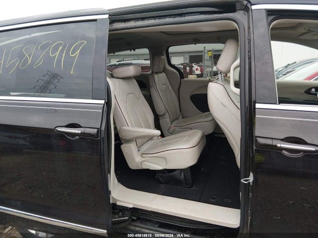 2017 CHRYSLER PACIFICA LIMITED 8