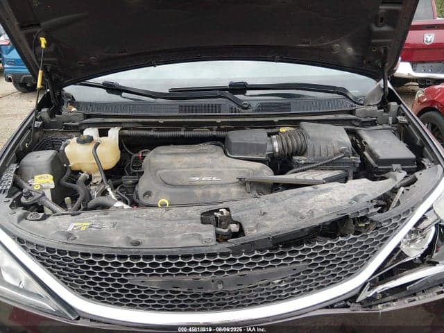 2017 CHRYSLER PACIFICA LIMITED 10
