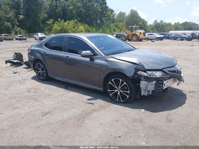 2019 TOYOTA CAMRY SE - 1