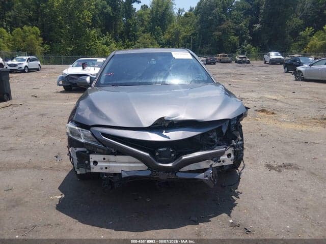 2019 TOYOTA CAMRY SE 13