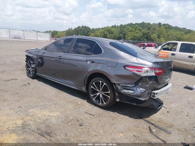 2019 TOYOTA CAMRY SE 3