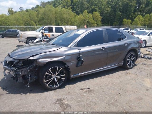2019 TOYOTA CAMRY SE 6