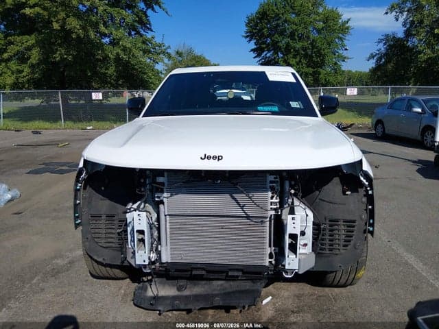 2025 JEEP GRAND CHEROKEE LIMITED 4X4 12