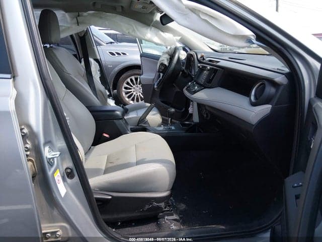 2017 TOYOTA RAV4 XLE 5