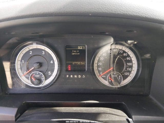 2017 RAM 3500 TRADESMAN 4X2 8' BOX 5