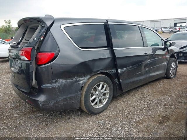 2017 CHRYSLER PACIFICA TOURING 4