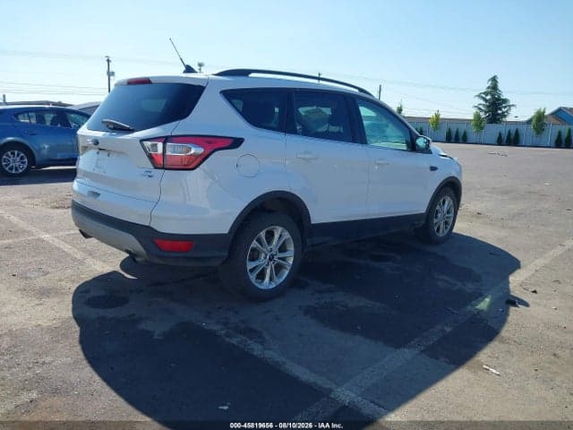 2018 FORD ESCAPE SE 4