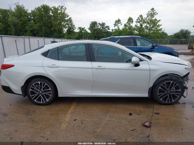 2025 TOYOTA CAMRY XLE 14