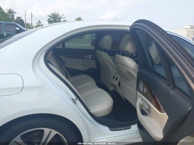 2019 MERCEDES-BENZ E 300 4MATIC 8