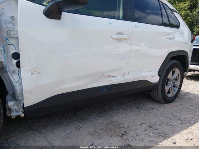 2025 TOYOTA RAV4 HYBRID XLE 19