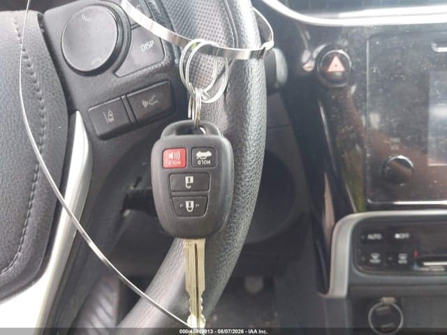 2017 TOYOTA COROLLA LE 11