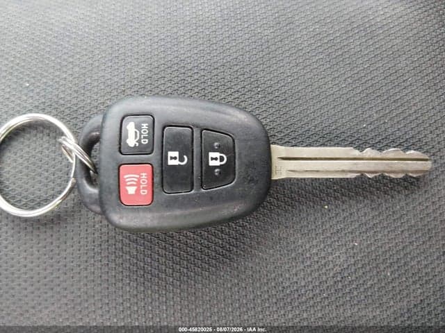 2018 TOYOTA COROLLA LE 11