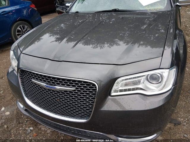 2019 CHRYSLER 300 LIMITED 6