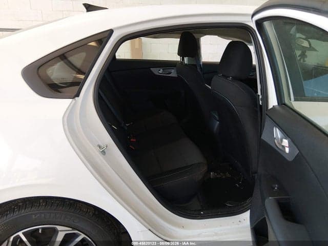 2023 KIA FORTE LXS 8