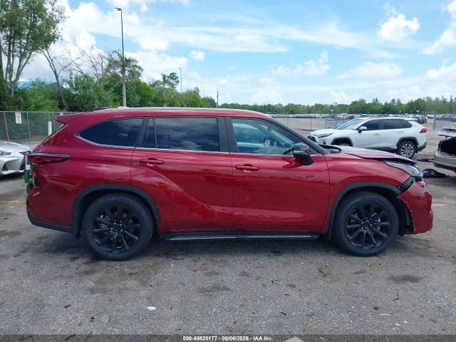 2025 TOYOTA HIGHLANDER XLE 13
