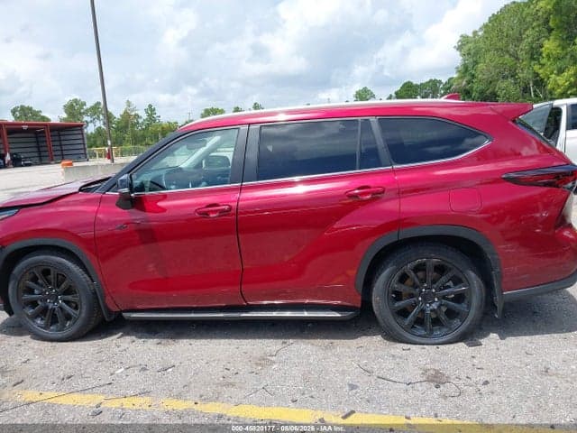 2025 TOYOTA HIGHLANDER XLE 14