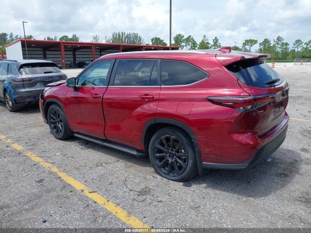 2025 TOYOTA HIGHLANDER XLE 3