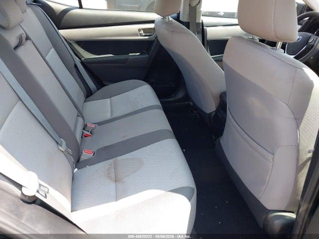 2017 TOYOTA COROLLA LE 8