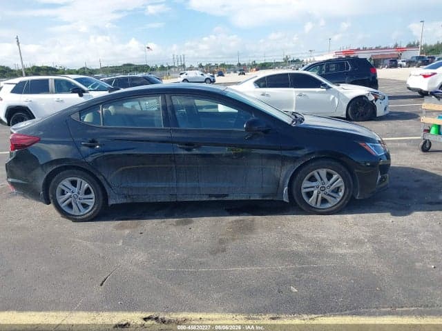 2020 HYUNDAI ELANTRA SEL 14